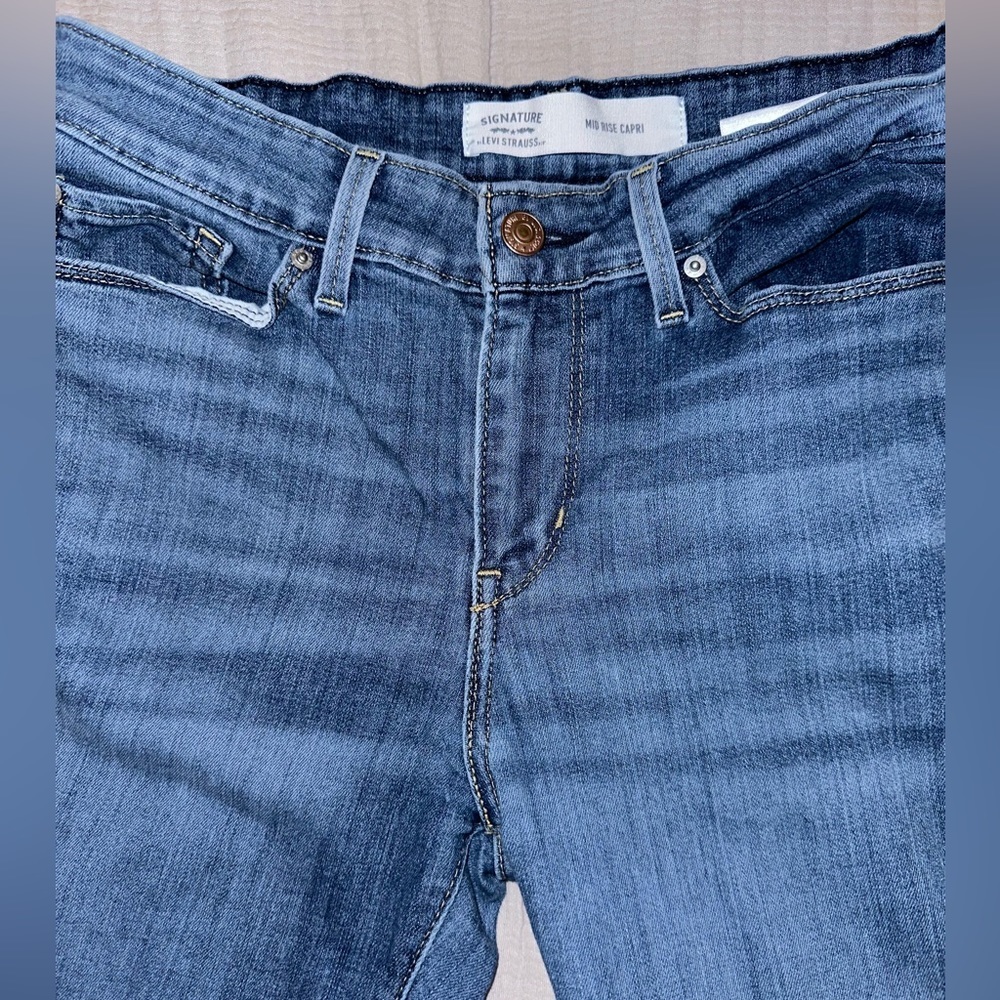 Levi’s Straus Signature Mid Rise Capri size 6 🦋 - Picture 4 of 7